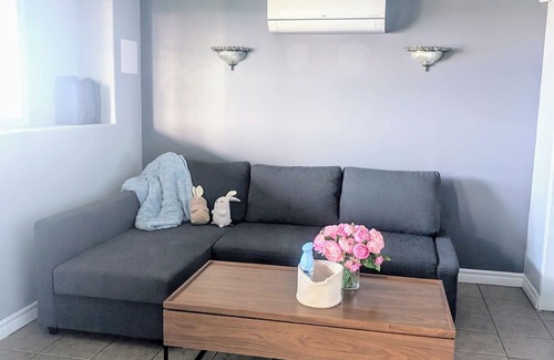 Terence Bay Apartamento | The Atlantic Abode- Cozy Beachfront walkout 1Bed with private bathroom & kitchen