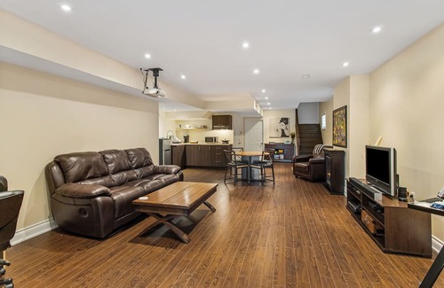Vaughan Apartamento | Cozy 1-BR, with Private Patio.