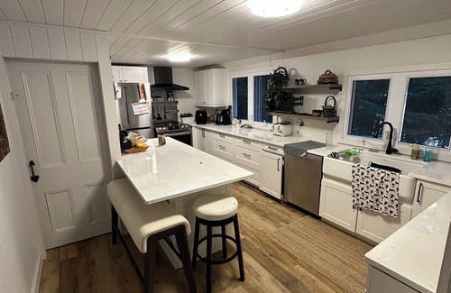 Haliburton Casa | Lakefront 2 cottage property with large private dock. Recently renovated.