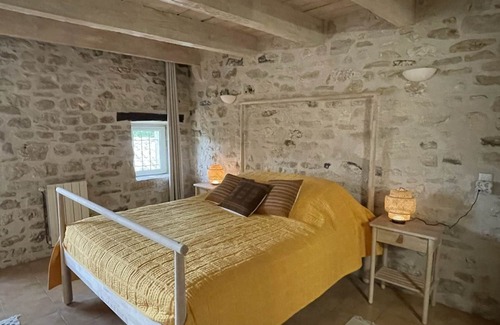 Arpaillargues-et-Aureillac Casa | The Charming Guest House
