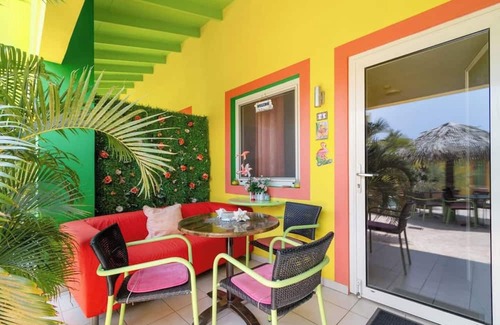 Punto de Oro Apartamento | This apartment is a 4 bedroom(s), 4 bathrooms, located in Oranjestad, null.