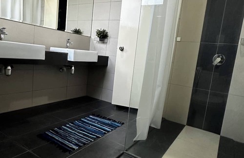 Cyberjaya Casa | Self Check in Homestay Room 2, Y5 Netflix Parking Coway