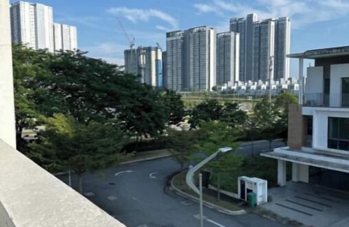 Cyberjaya Casa | Self Check in Homestay Room 1, Y5 Netflix Parking Coway