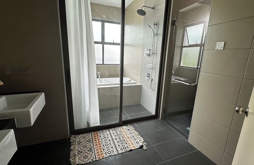 Cyberjaya Casa | Self Check in Homestay Room 1, Y5 Netflix Parking Coway