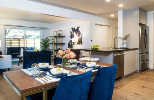 University Heights Condominio | Sharon Green: Spacious 2BR Condo