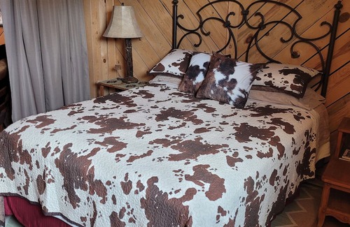 Medanales Casa | A perfectly peaceful stay on a working horse ranch in Abiquiu Valley