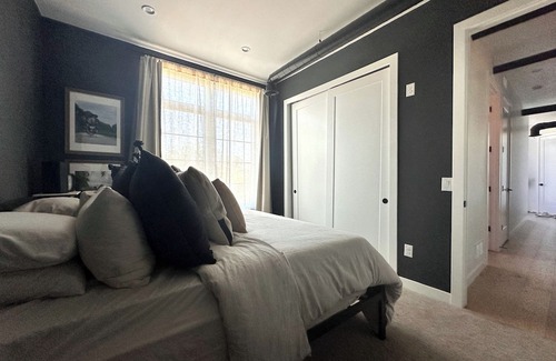 West Colfax Casa | Upscale 2 Bdrm Townhome with Rooftop in Sloans Lake Denver with Mountain Views