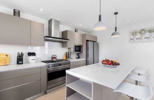 Choeng Thale Villa | Spacious 4-Bedroom Retreat: Newly Built and Family-Friendly in Quiet Layan Beach