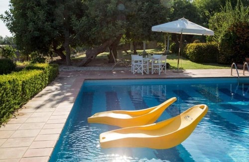 Modica Cabaña | Delightful Sicilian Retreat with Pool, Gardens, and Coastal Views Near Modica