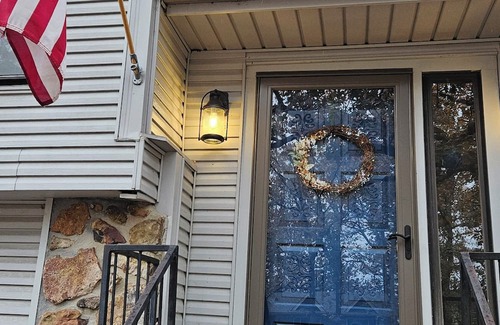Sherwood Casa | Spacious 5-bedroom house with WiFi, AC, deck and gym in delightful Sherwood!