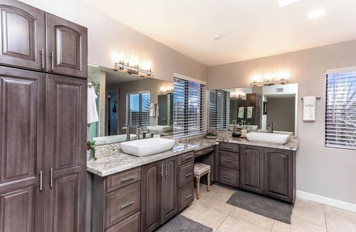 Lake Havasu City Casa | Lakeside DREAMstay | Pool | Spa | Bball | Firepit