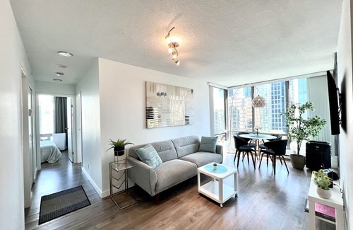 Coal Harbour Condominio | Over 30 Days -Pet Friendly 2B&2B Urban Style Condo near Harbor w/Free Parking