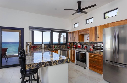 Buenavista Casa | Beachfront 2 BR Home