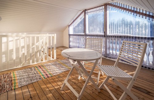 Ranua Apartamento | Family-sized 2nd floor apartment in the peace of nature. Pet-friendly!