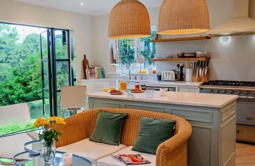 Cookham Dean Casa | Luxury Riverside Mansion in Marlow
