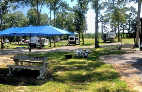 Allentown Casa | Couples Cottage Camper
