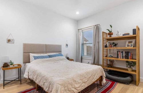 Lazybrook/Timbergrove Casa | Spacious, pet friendly home with Yard and EV charger