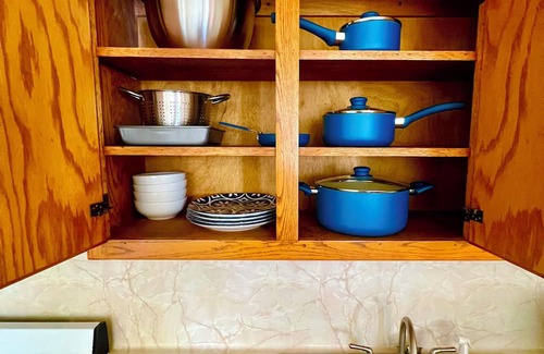 New Roads Casa | Pointe Breeze Kitchenette #15