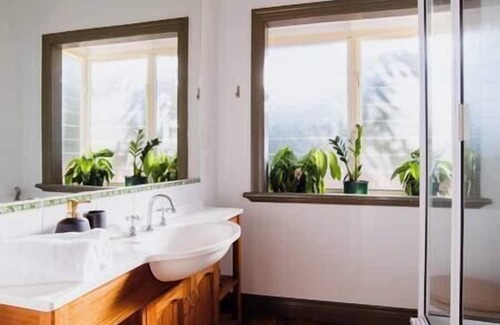 Edge Hill Casa | Classical King Bed Home at Edge Hill, 5km To Cairns