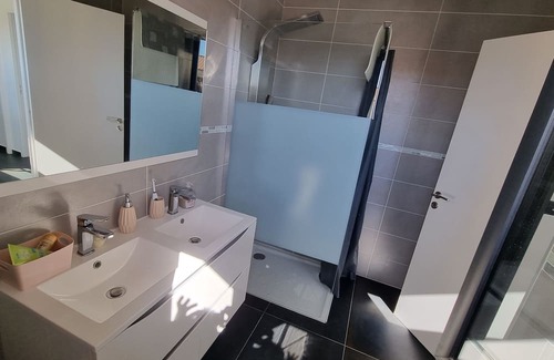 Claira Villa | Villa 2 Chambres 6 Couchages Pour Vacances au Soleil Proche mer et Montagne