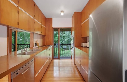 Northcote Casa | Woodside Retreat with Sauna, Ice Bath and BBQ