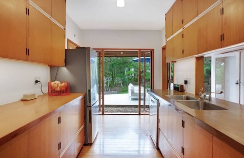 Northcote Casa | Woodside Retreat with Sauna, Ice Bath and BBQ