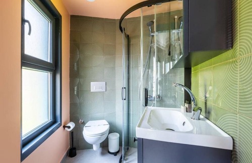 Ortakoy Apartamento | This apartment is a 2 bedroom(s), 2 bathrooms, located in Beşiktaş, İstanbul.