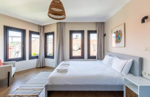 Ortakoy Apartamento | This apartment is a 2 bedroom(s), 2 bathrooms, located in Beşiktaş, İstanbul.