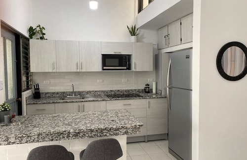 Guacima Casa | House 3 mins from SJO airport with free parking