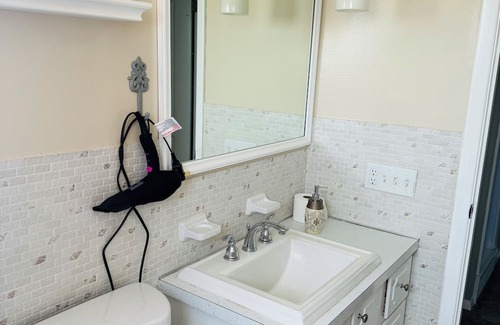 Cheektowaga Apartamento | Great location 2 minutes away from Buffalo Niagara International Airport