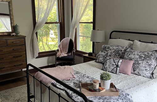 Coventry Casa | Quiet Lakefront Escape