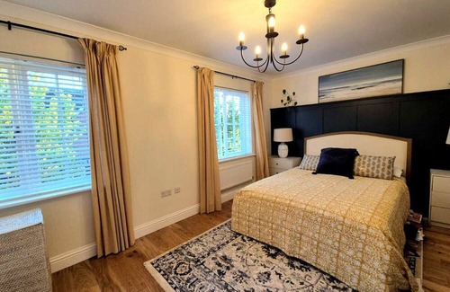 Winchester Casa | Spacious town house within walking distance of Winchester town centre