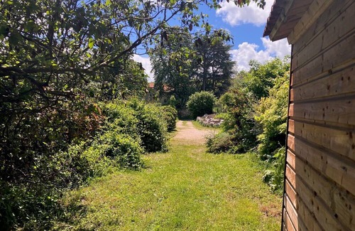 Chenereilles Casa | Stone house with heated swimming pool in Forez
