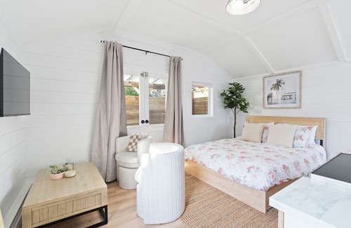 North Park Cabaña | Charming Guest Home in the Heart of Fernwood