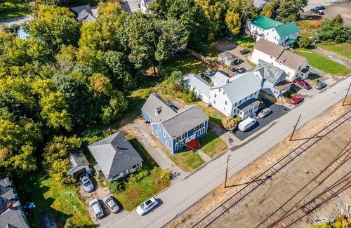 Costigan Apartamento | Serene Riverside Retreat: 4BD Getaway near Bangor