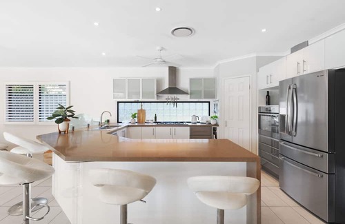 Buderim Casa | Resort Style 5 bedroom stunner with pool 5 minutes to Mooloolaba beach