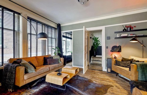 Binnenstad Casa | In the Heart of the Center, Opposite Dam Square