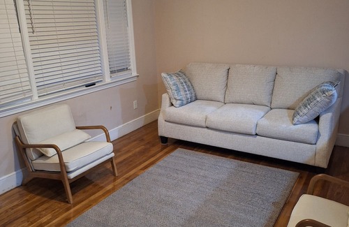 Dalzell Casa | 3/2 House with large private yard.
