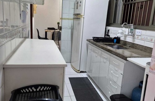 Vila Alzira Apartamento | Cobertura Aconchegante e Cheio de Estilo, na Praia das Astúrias, no Guarujá