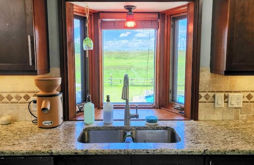 Okotoks Casa | Beautiful Acreage to Relax and Unwind