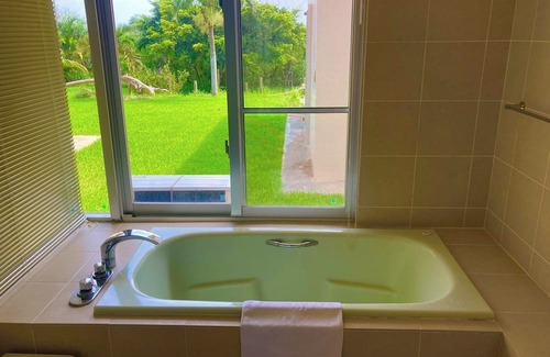 Miyara Casa | Spacious villa 1 minute walk to private beach / Ishigaki Okinawa