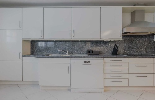 Grenelle Apartamento | 230M2 6 BEDROOM EXPANSIVE ABODE- Tour Eiffel on the Seine near the Eiffel Tower