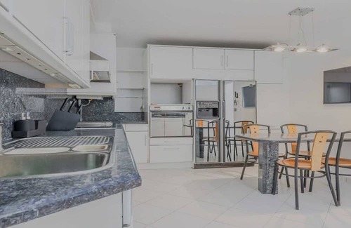 Grenelle Apartamento | 230M2 6 BEDROOM EXPANSIVE ABODE- Tour Eiffel on the Seine near the Eiffel Tower
