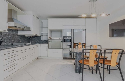 Grenelle Apartamento | 230M2 6 BEDROOM EXPANSIVE ABODE- Tour Eiffel on the Seine near the Eiffel Tower