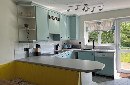 Taunton Casa | Beautiful bungalow with a sauna, hot tub and games, close to town and walks