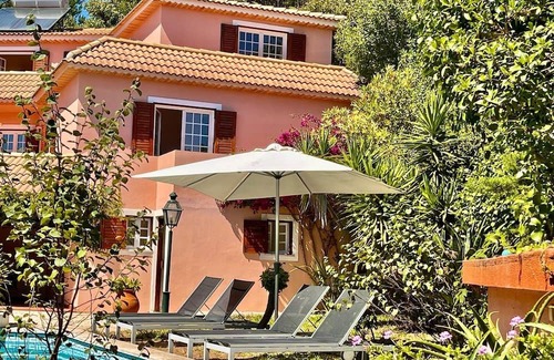 Charneca da Cotovia Casa | Villa Figueira - Propriedade a 5 Minutos das Praias com Grande Jardim