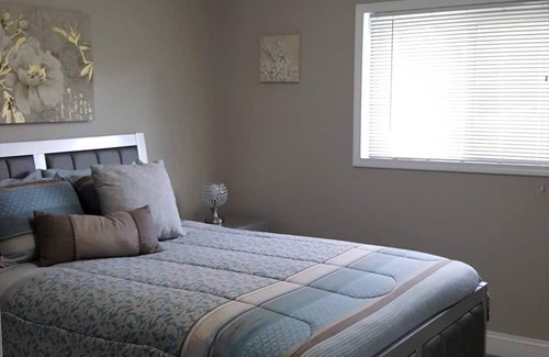 Park Forest Casa | Quite 3 bdrm 1bath Twn Hm South Suburbs of Chicago. No parties. ID Check