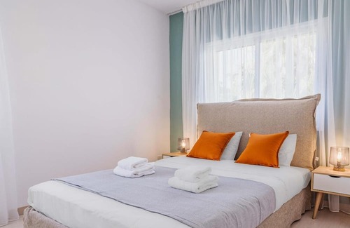 Ypsonas Apartamento | Lambis House - Three Bedroom Apartment, Sleeps 6
