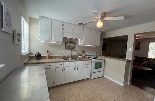 Aransas Pass Casa | Coastal Retreat full house