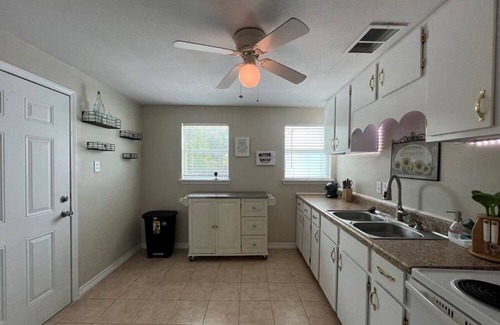 Aransas Pass Casa | Coastal Retreat full house
